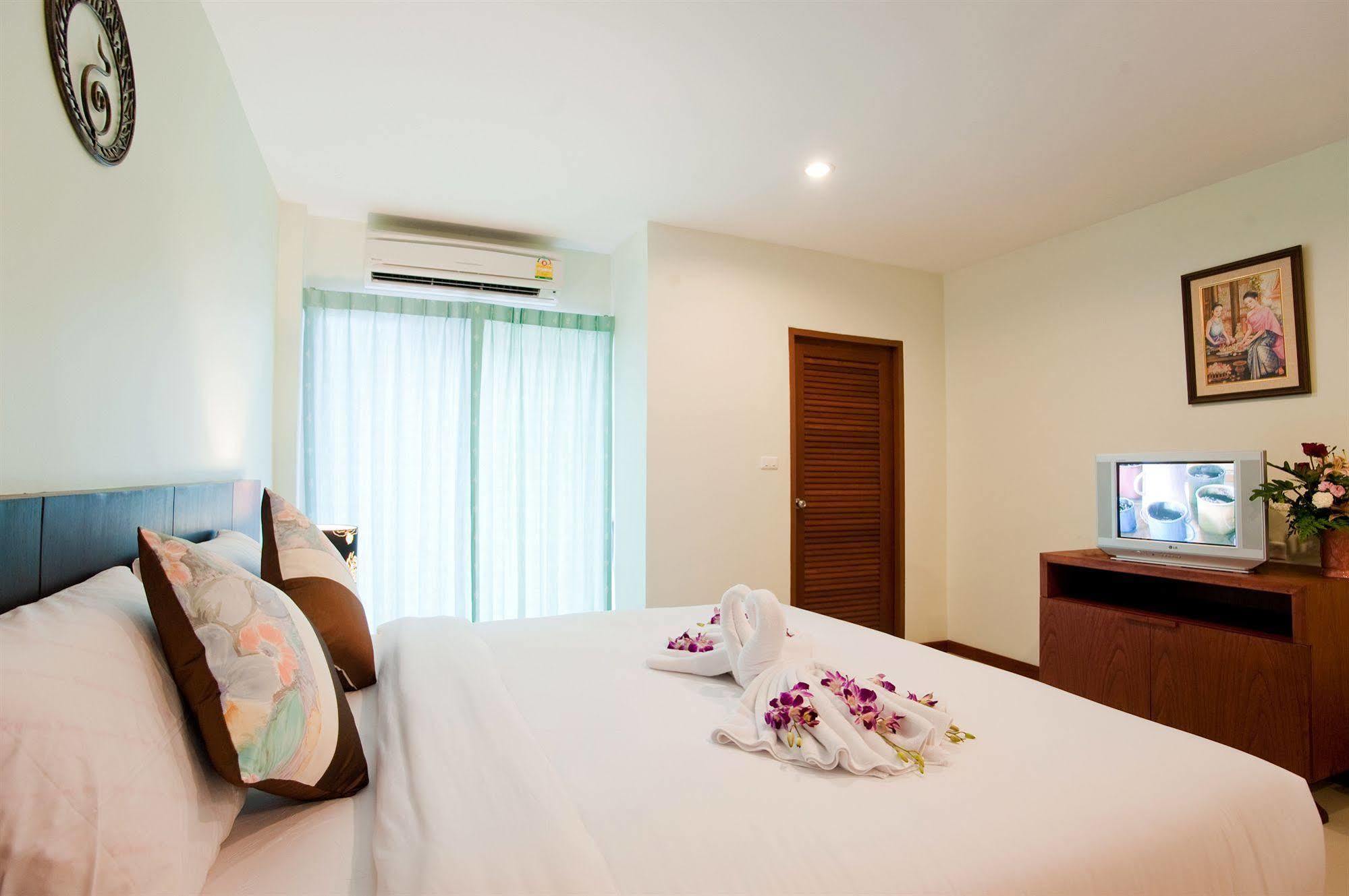 Deva Suites Patong Phuket Exterior foto